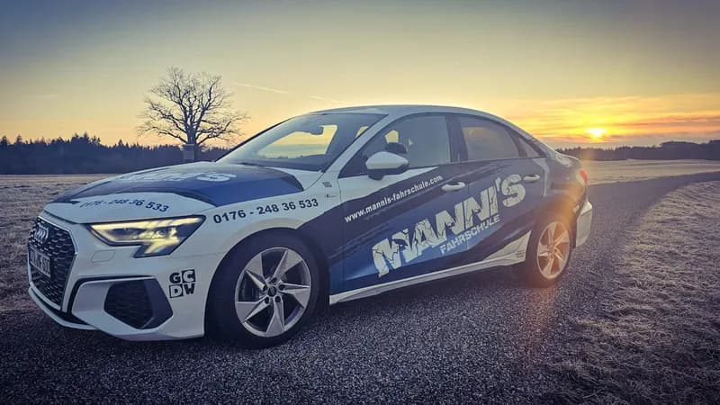Audi A3 Blau — Fahrschulfahrzeug