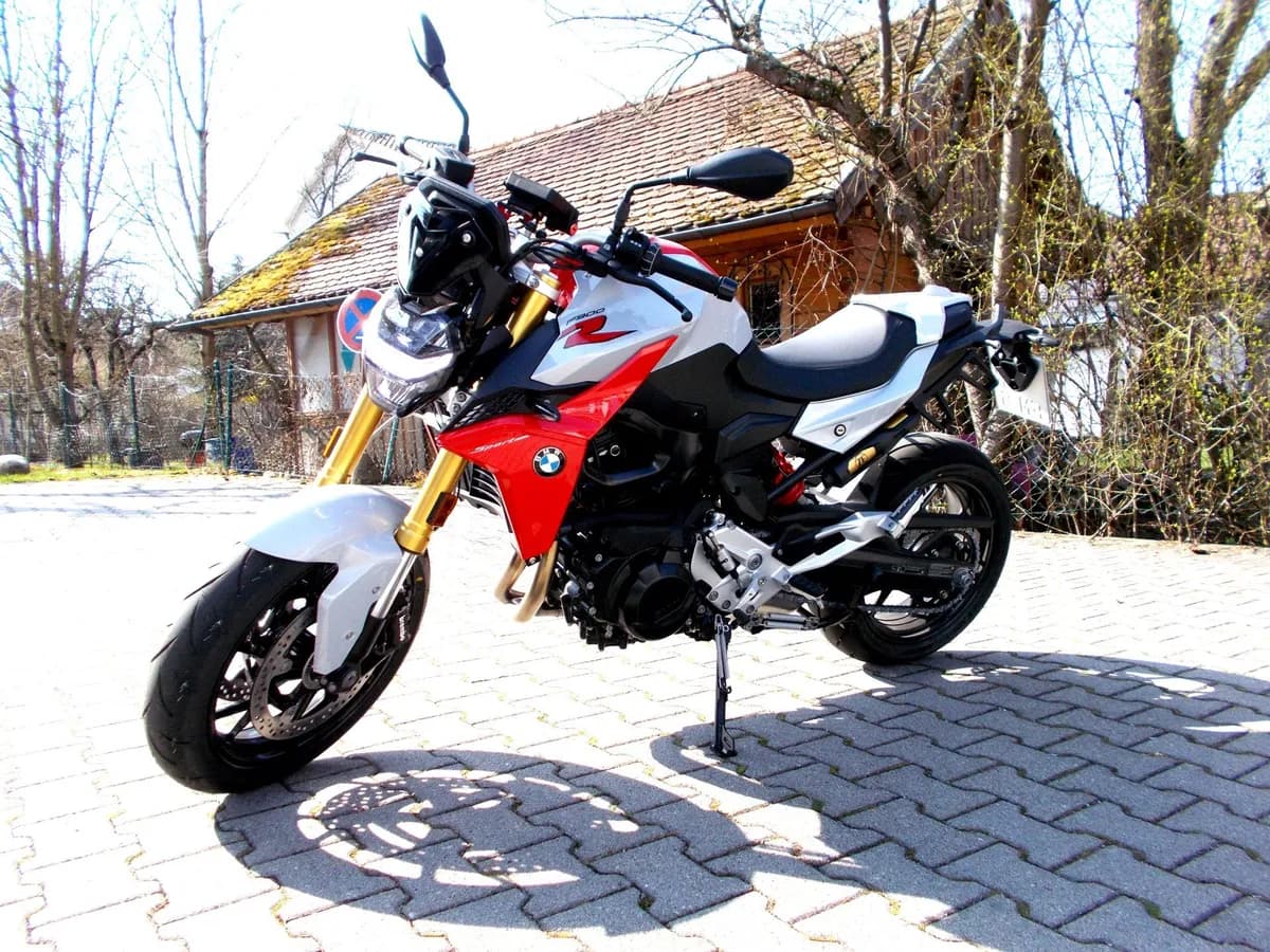BMW F 900 R — Fahrschulfahrzeug